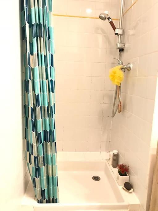 Cosy A Montmartre, A 15 Min Du Sacre-coeur Apartment Paris